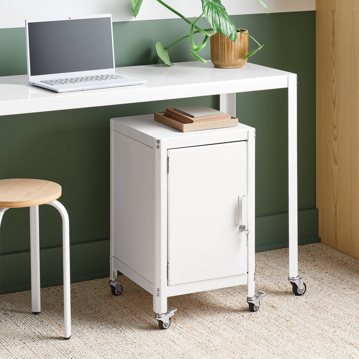 Metal Rolling Dorm Locker Storage Cabinet with Lock Chalk White - Room Essentials