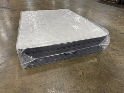 Beautyrest Silver BRS900 Plush Pillow Top Queen Mattress